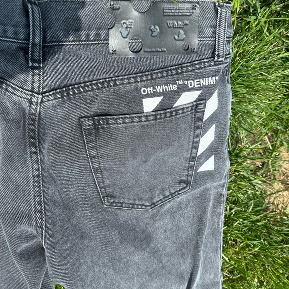 Off-White Gray Skinny Jeans - Picture 1 of 7